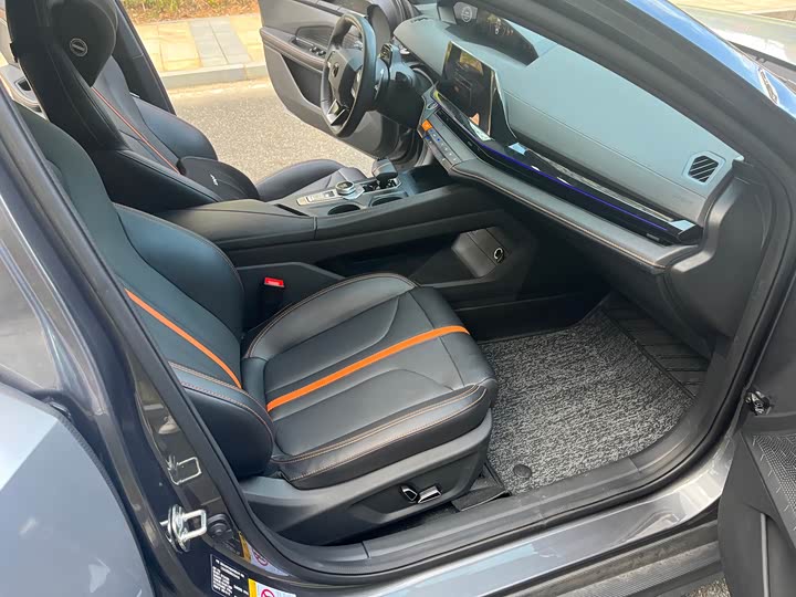 Фото 13 - Changan UNI-V