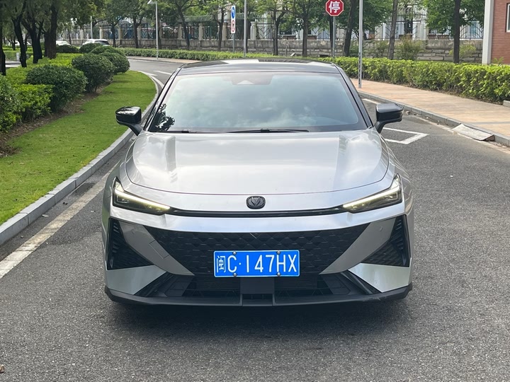 Фото 2 - Changan UNI-V