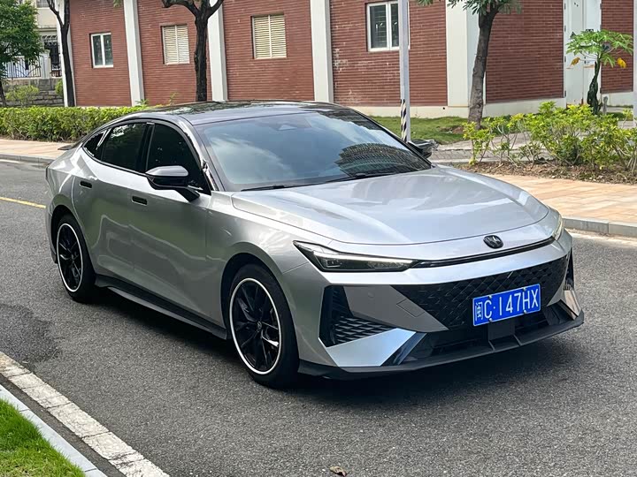 Фото 3 - Changan UNI-V