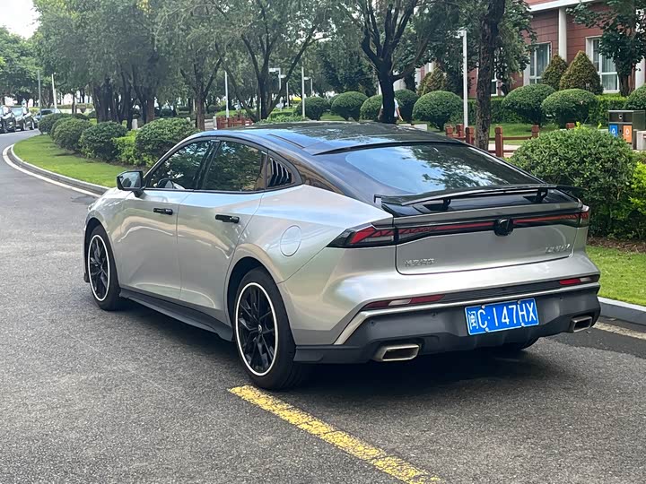 Фото 4 - Changan UNI-V