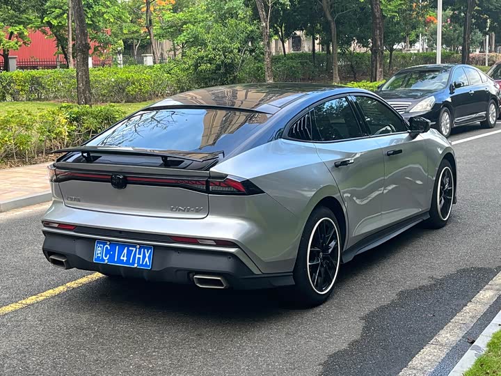 Фото 6 - Changan UNI-V