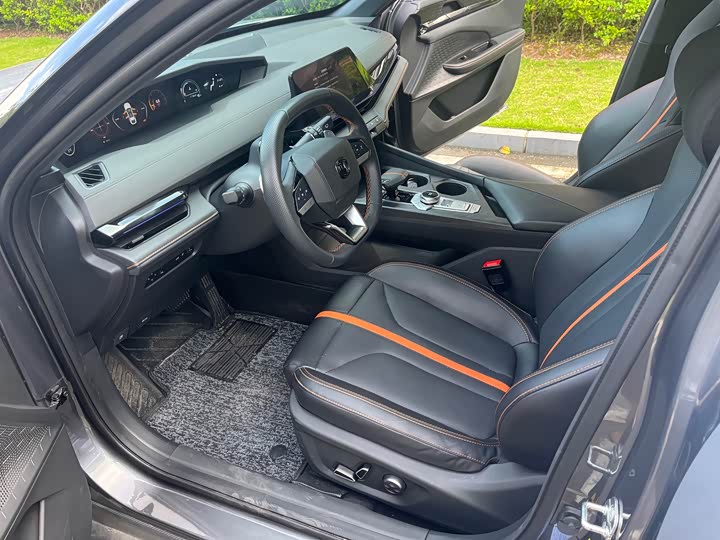 Фото 7 - Changan UNI-V