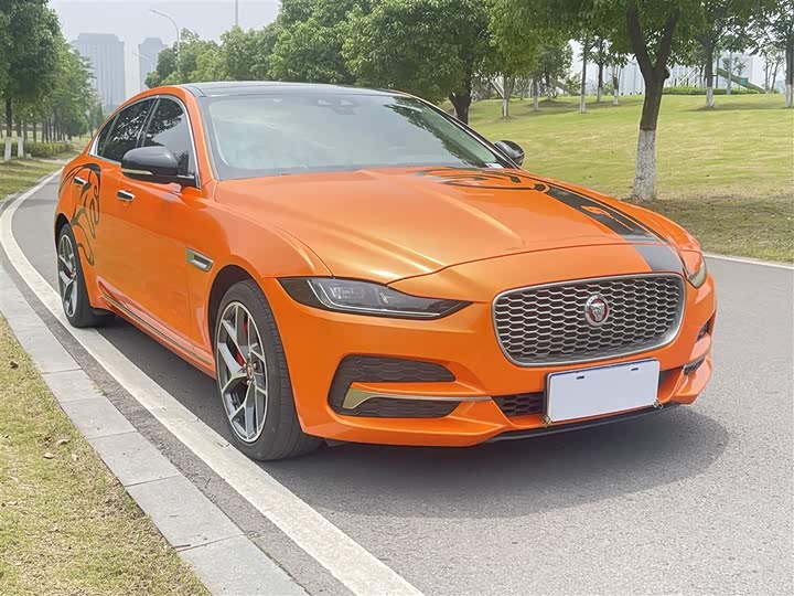 Фото 4 - Jaguar XE L