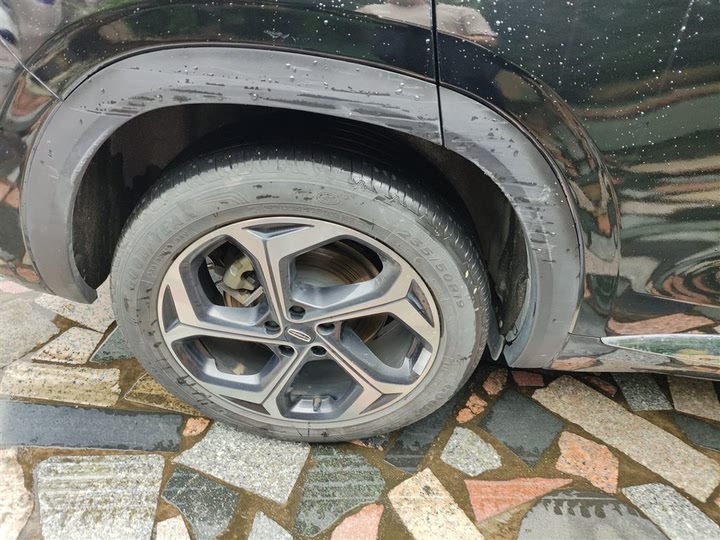 Фото 30 - Geely Monjaro