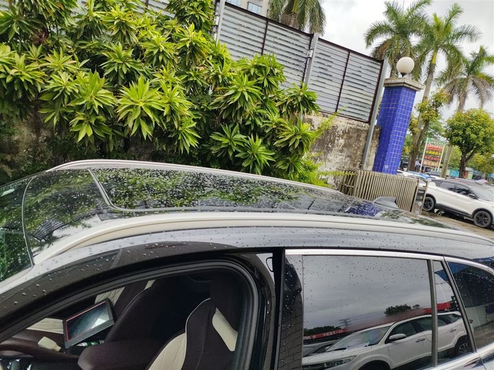 Фото 31 - Geely Monjaro