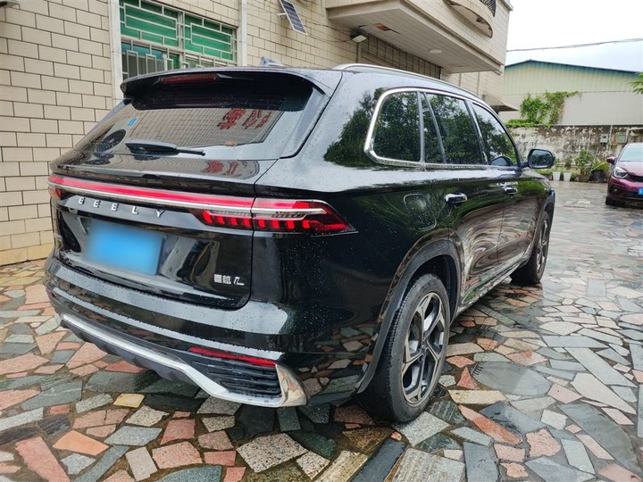 Фото 7 - Geely Monjaro