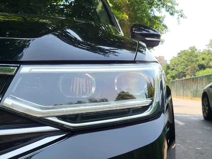 Фото 7 - Volkswagen Tiguan L Hybrid