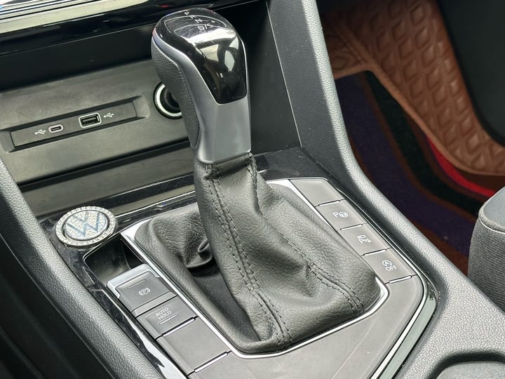 Фото 14 - Volkswagen Tiguan L Pro