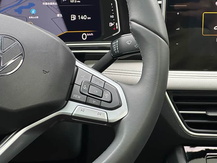 Фото 15 - Volkswagen Tiguan L Pro