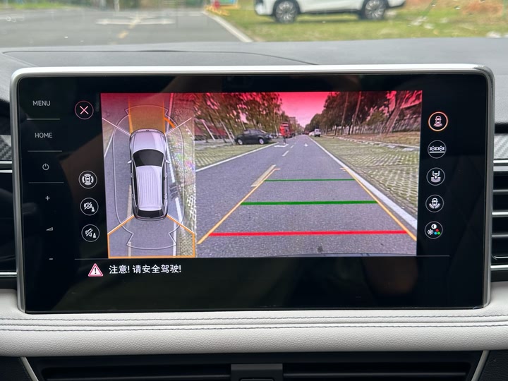 Фото 18 - Volkswagen Tiguan L Pro