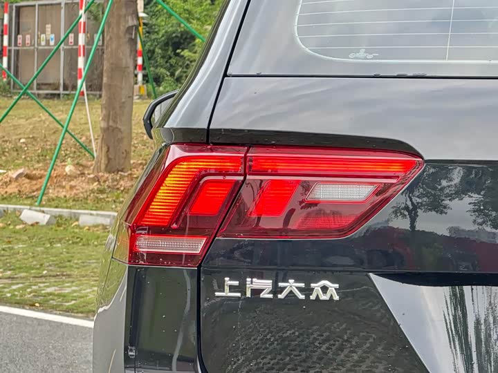 Фото 19 - Volkswagen Tiguan L Pro