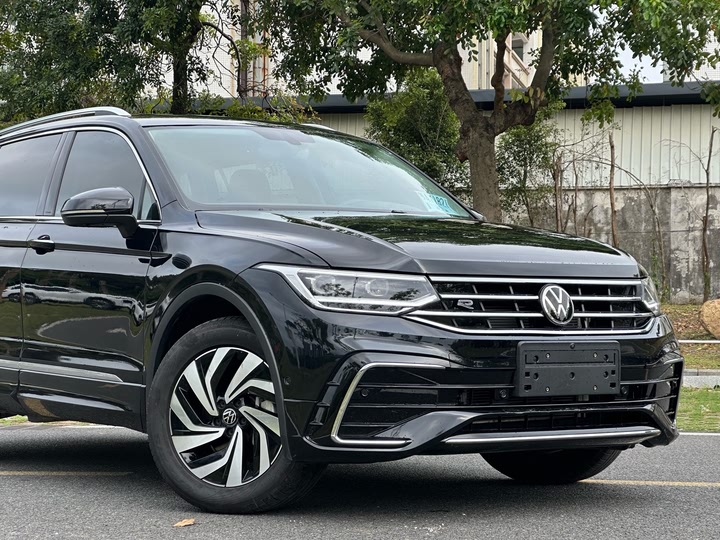 Фото 6 - Volkswagen Tiguan L Pro