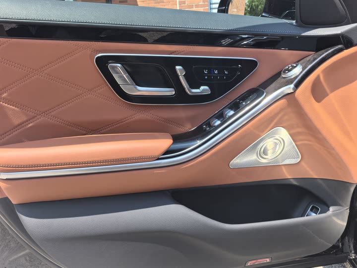 Фото 18 - Mercedes-Benz Maybach S-Class