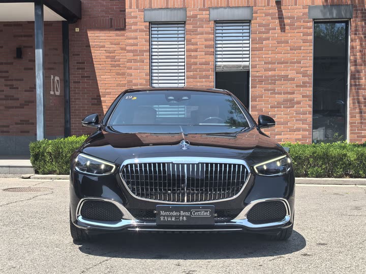 Фото 2 - Mercedes-Benz Maybach S-Class