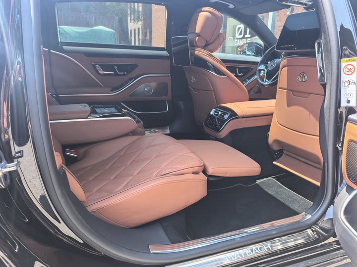 Фото 21 - Mercedes-Benz Maybach S-Class