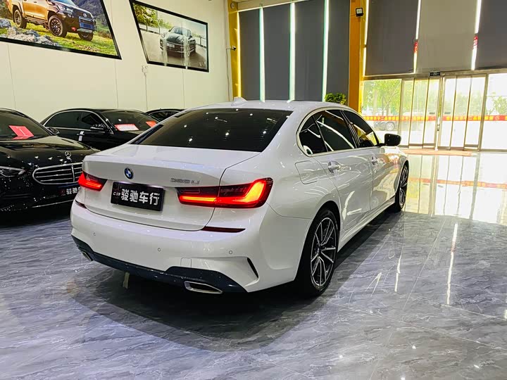 Фото 9 - BMW 3 Series