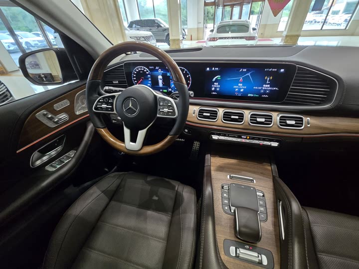 Фото 18 - Mercedes-Benz GLS-Class