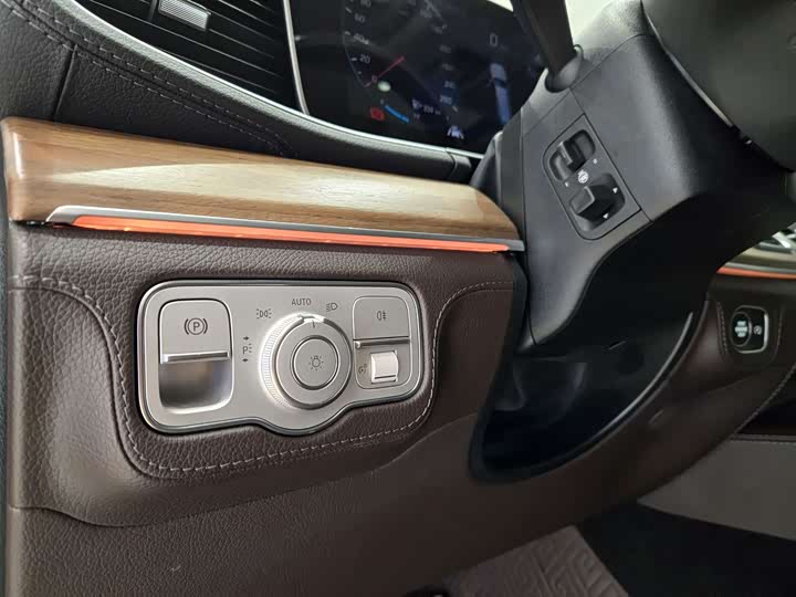 Фото 25 - Mercedes-Benz GLS-Class