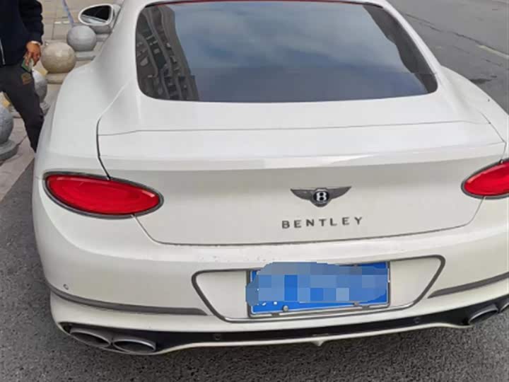 Фото 3 - Bentley Continental GT