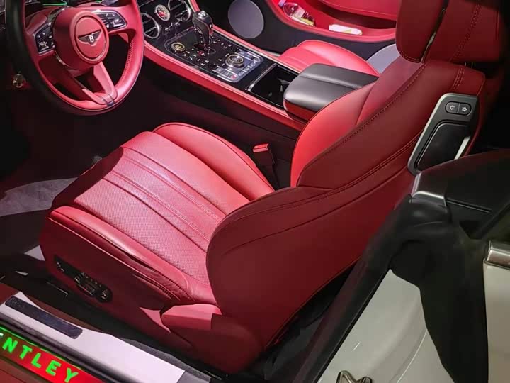 Фото 5 - Bentley Continental GT