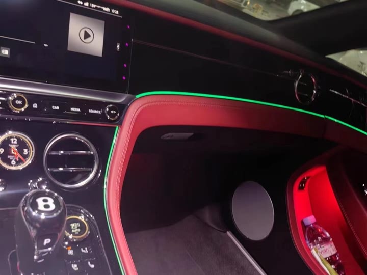 Фото 6 - Bentley Continental GT