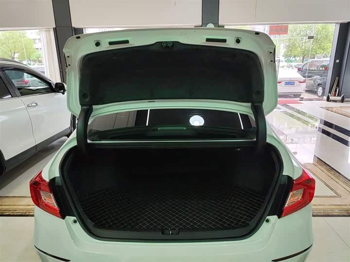 Фото 19 - Honda Accord