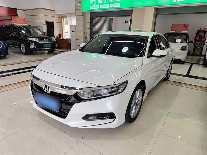 Фото 2 - Honda Accord
