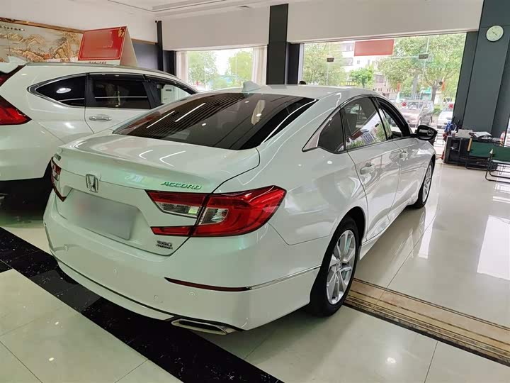 Фото 7 - Honda Accord