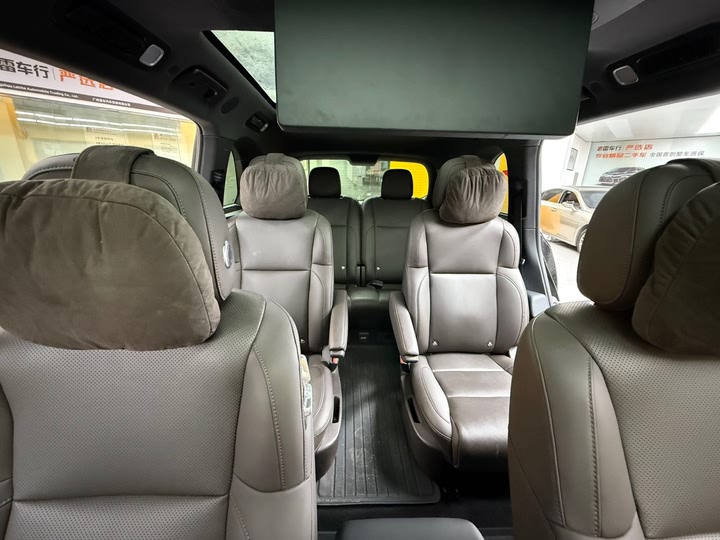 Фото 11 - LiXiang L8