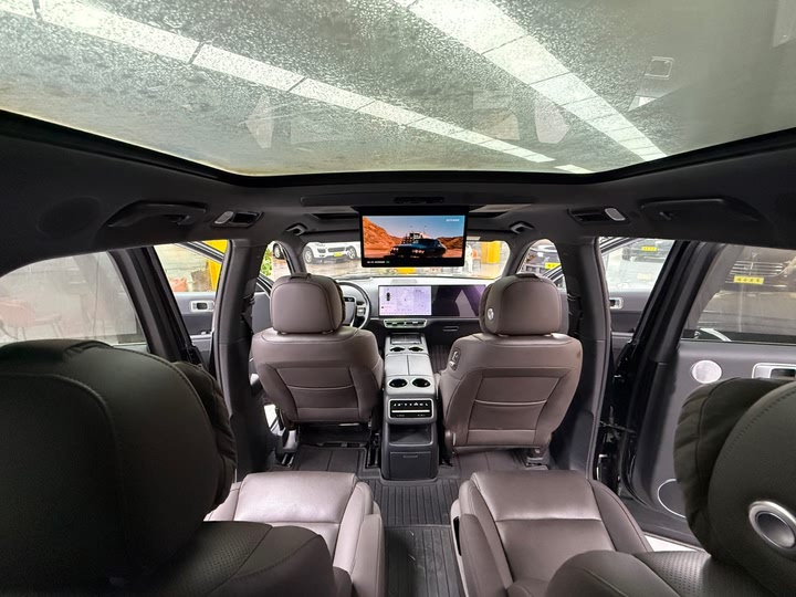 Фото 12 - LiXiang L8