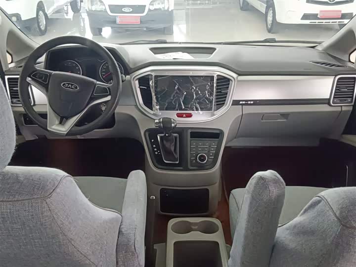 Фото 13 - JAC Refine M4