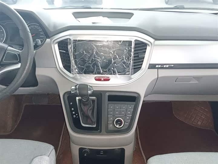 Фото 14 - JAC Refine M4