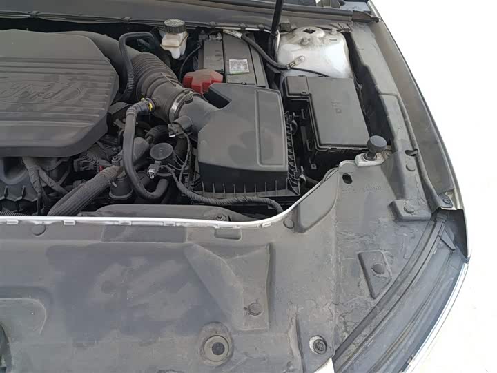 Фото 8 - Ford Taurus