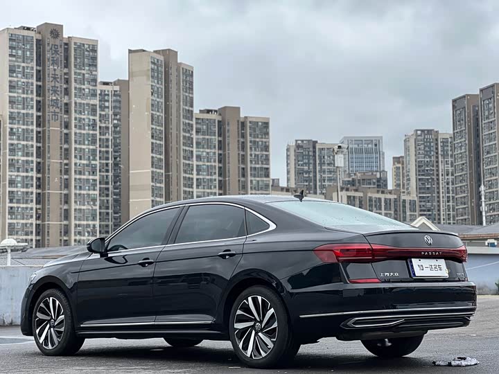 Фото 11 - Volkswagen Passat