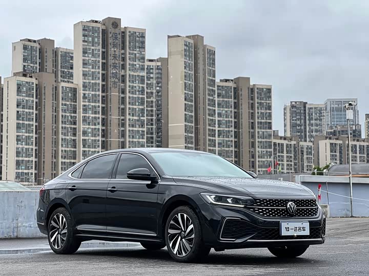 Фото 3 - Volkswagen Passat