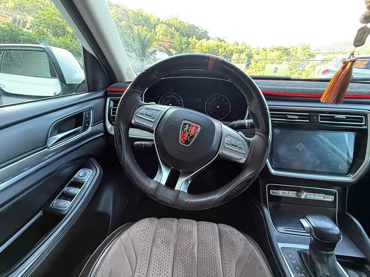 Фото 6 - Roewe RX8