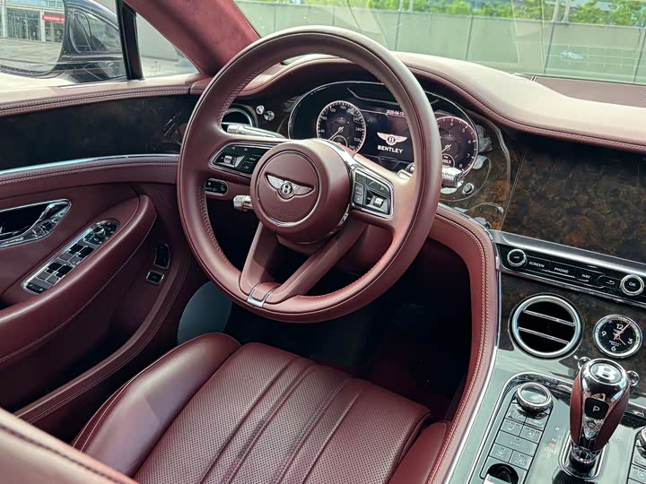 Фото 13 - Bentley Continental GT