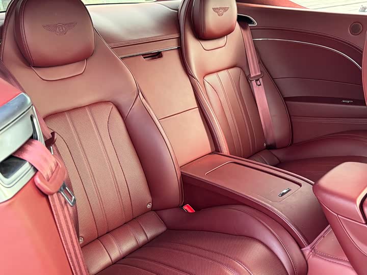 Фото 16 - Bentley Continental GT