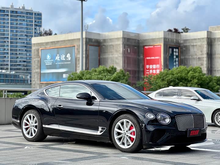 Фото 3 - Bentley Continental GT