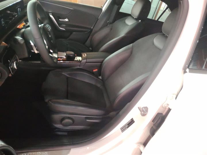 Фото 11 - Mercedes-Benz A-Class