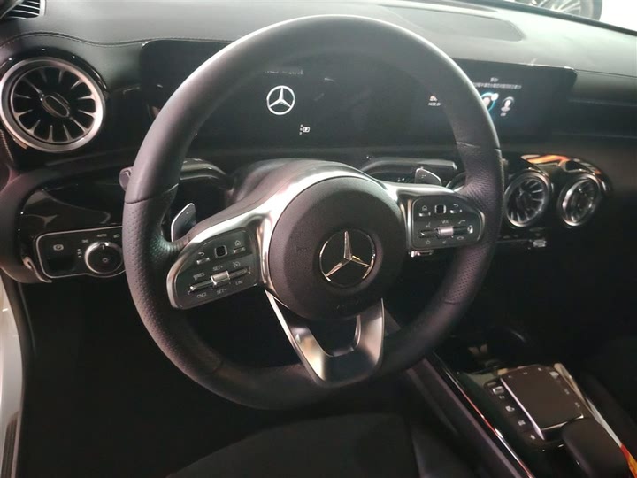 Фото 4 - Mercedes-Benz A-Class