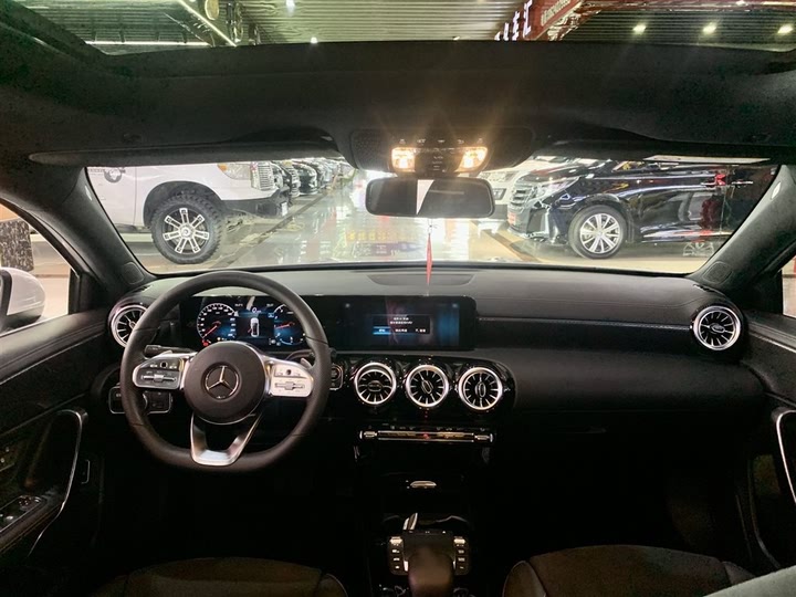 Фото 9 - Mercedes-Benz A-Class