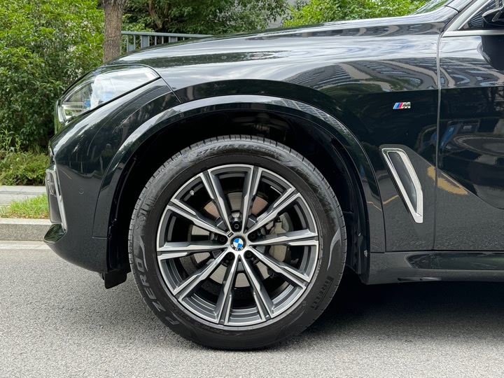 Фото 17 - BMW X5