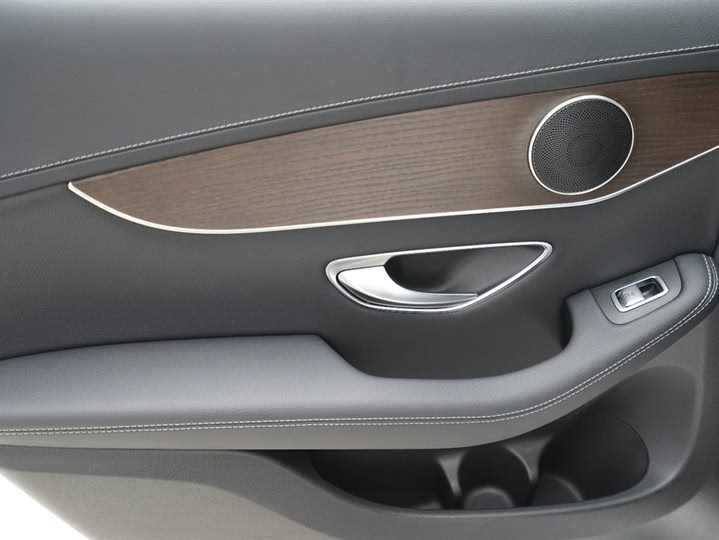 Фото 16 - Mercedes-Benz GLC-Class