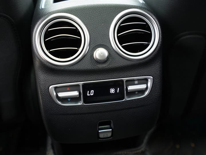 Фото 17 - Mercedes-Benz GLC-Class