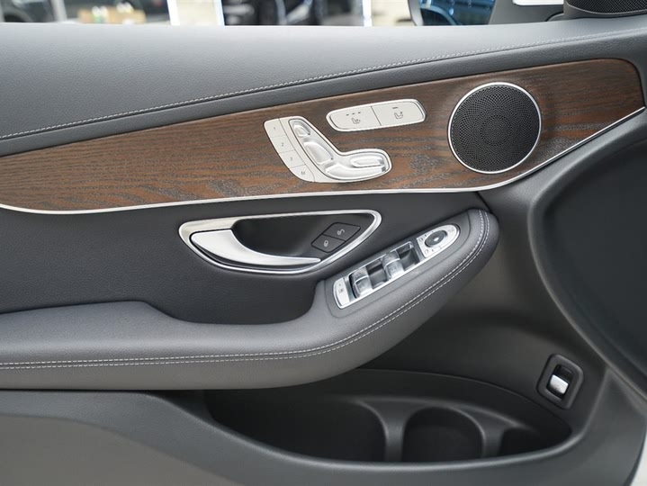 Фото 5 - Mercedes-Benz GLC-Class