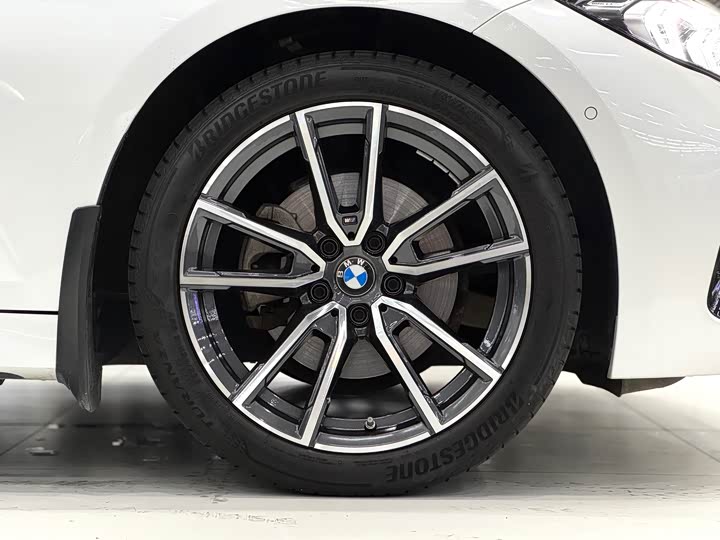 Фото 22 - BMW 3 Series