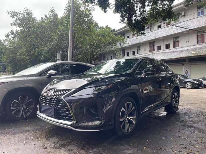 Фото 2 - Lexus RX
