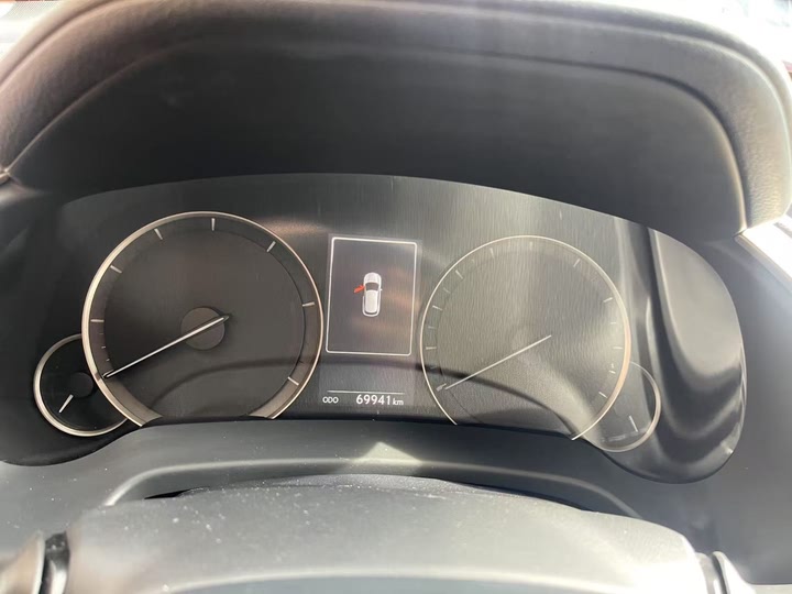 Фото 4 - Lexus RX