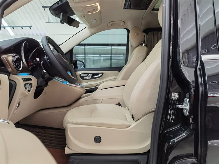 Фото 11 - Mercedes-Benz V-Class